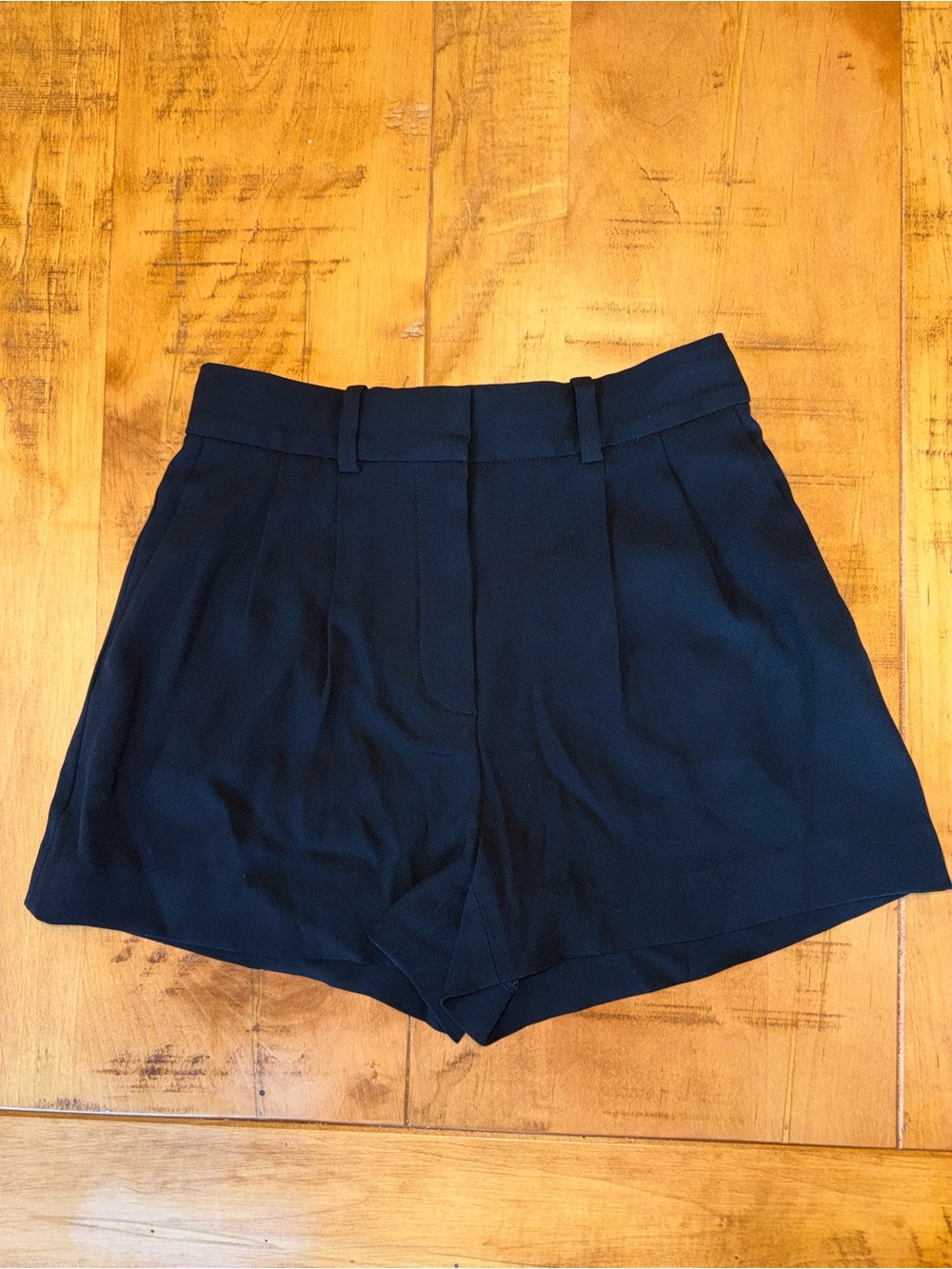 Aritzia effortless mini short in black size 00